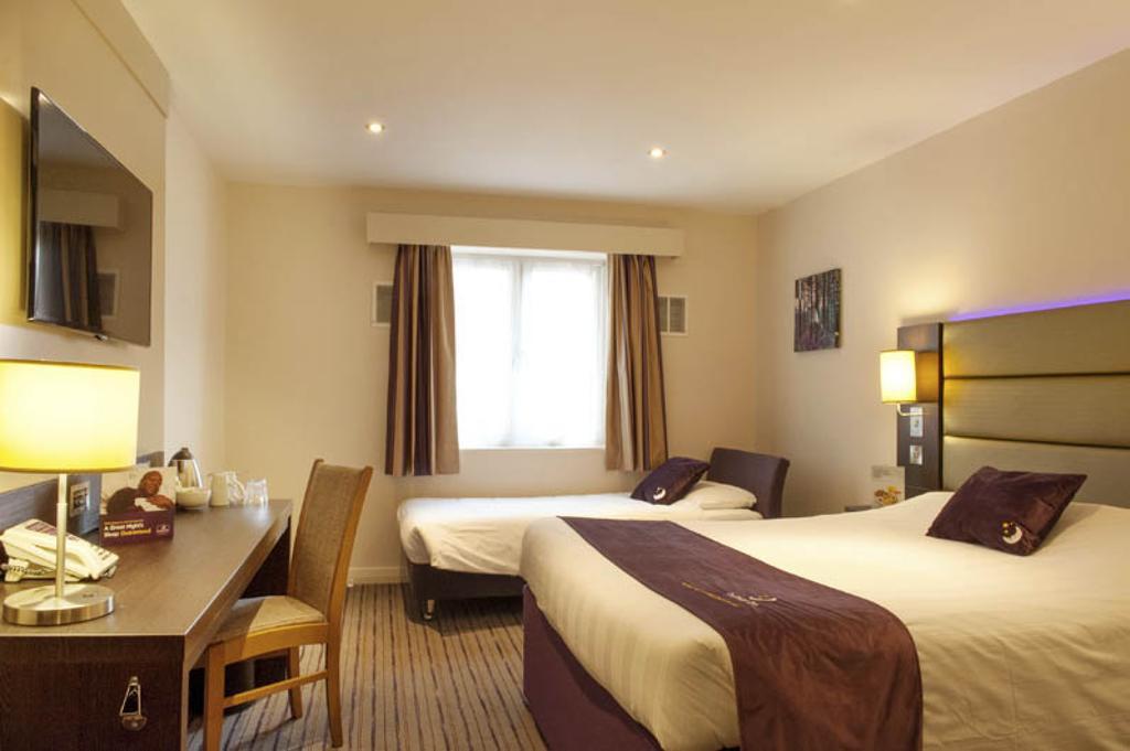 Premier Inn Inverness East Δωμάτιο φωτογραφία